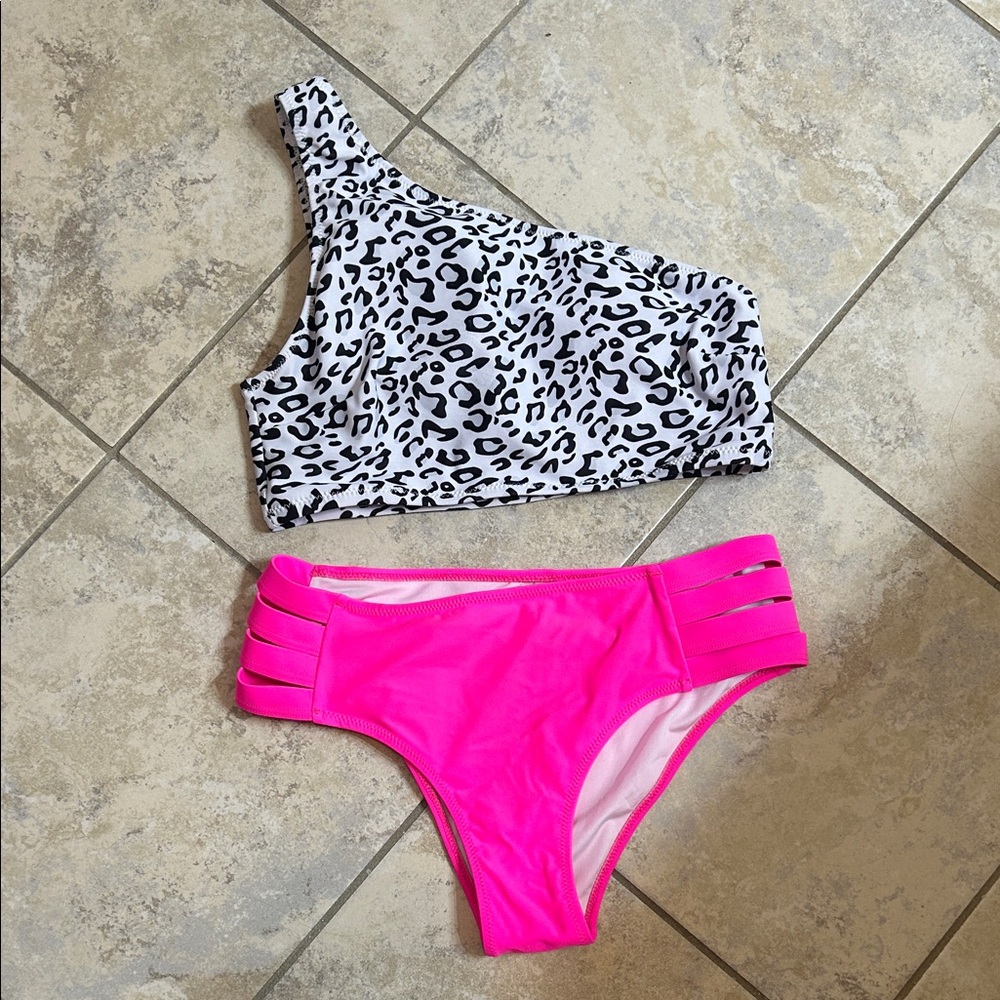 Chic One-Shoulder Leopard and Pink Bikini